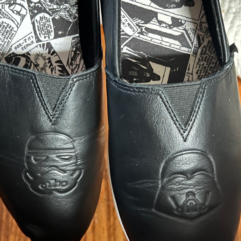 TOMS Women's Star Wars Darth Vader Embossed Leather Alpargata Slip-On - Picture 2 of 6